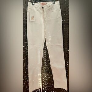 NWT Vitamina Jeans. White, women stylish stretch made in Italy